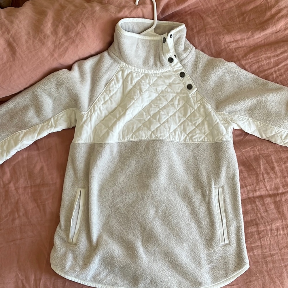 Abercrombie pull over